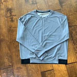 Nike Women’s Top Size:Small